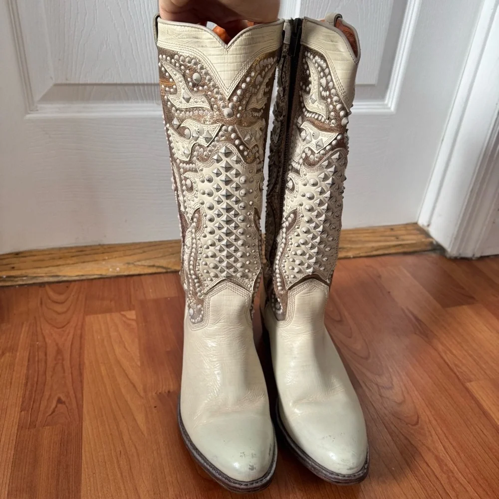 FRYE Off White Handmade Studded Genuine Leather Western Boots 🤍 - Picture 2 of 15